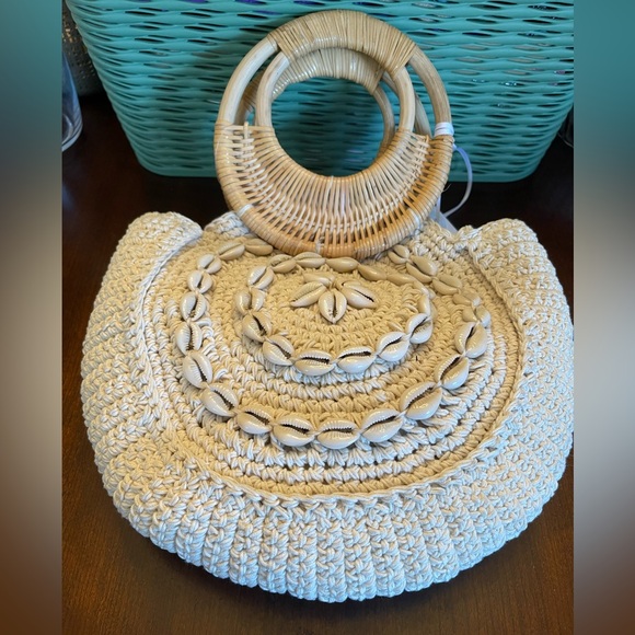 NWT Sigfrid Olsen Seashell Cream Colored Crochet
Round Bag - Picture 5 of 9